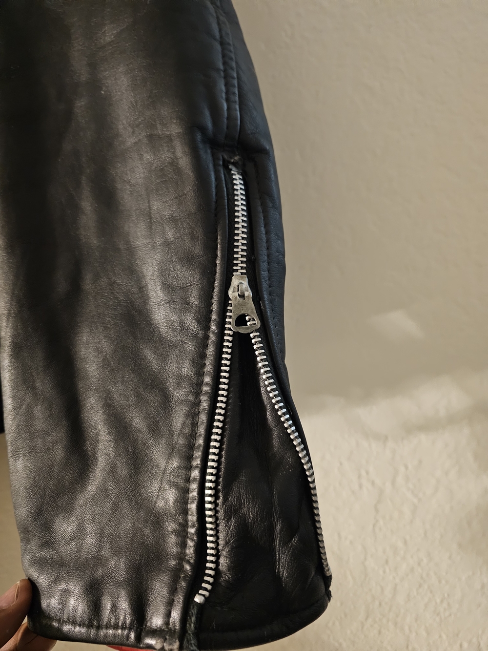 Vimtage Searse  Black Leather Biker Jacket with Red Quilted Lining Size L - Picture 9 of 13